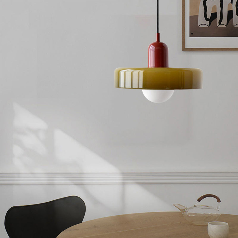 Emi and June | Bauhaus-Pendelleuchte aus farbigem Glas