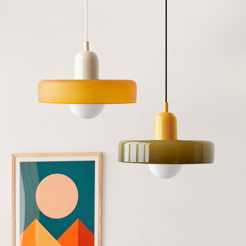 Emi and June | Bauhaus-Pendelleuchte aus farbigem Glas