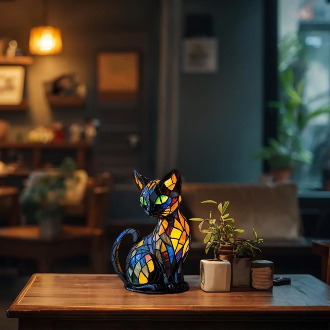 Emi and June | Leuchtkatze – handgefertigte Lampe, die Herzen erstrahlen lässt