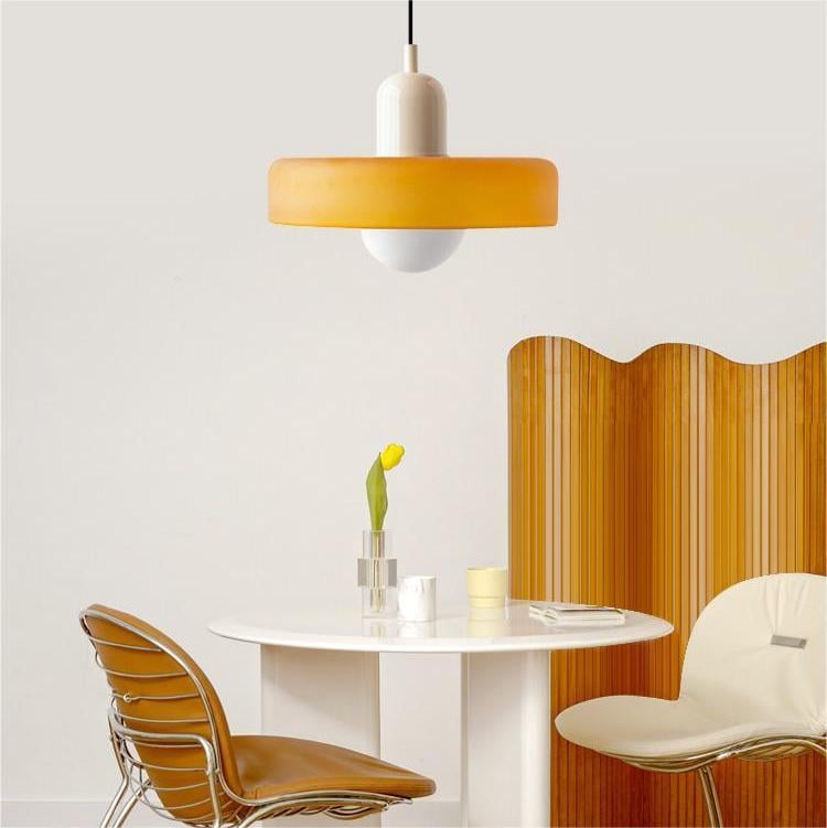 Emi and June | Bauhaus-Pendelleuchte aus farbigem Glas