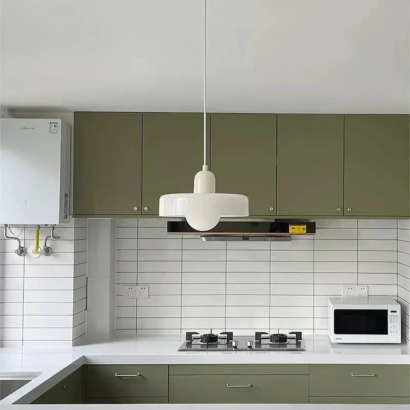 Emi and June | Bauhaus-Pendelleuchte aus farbigem Glas