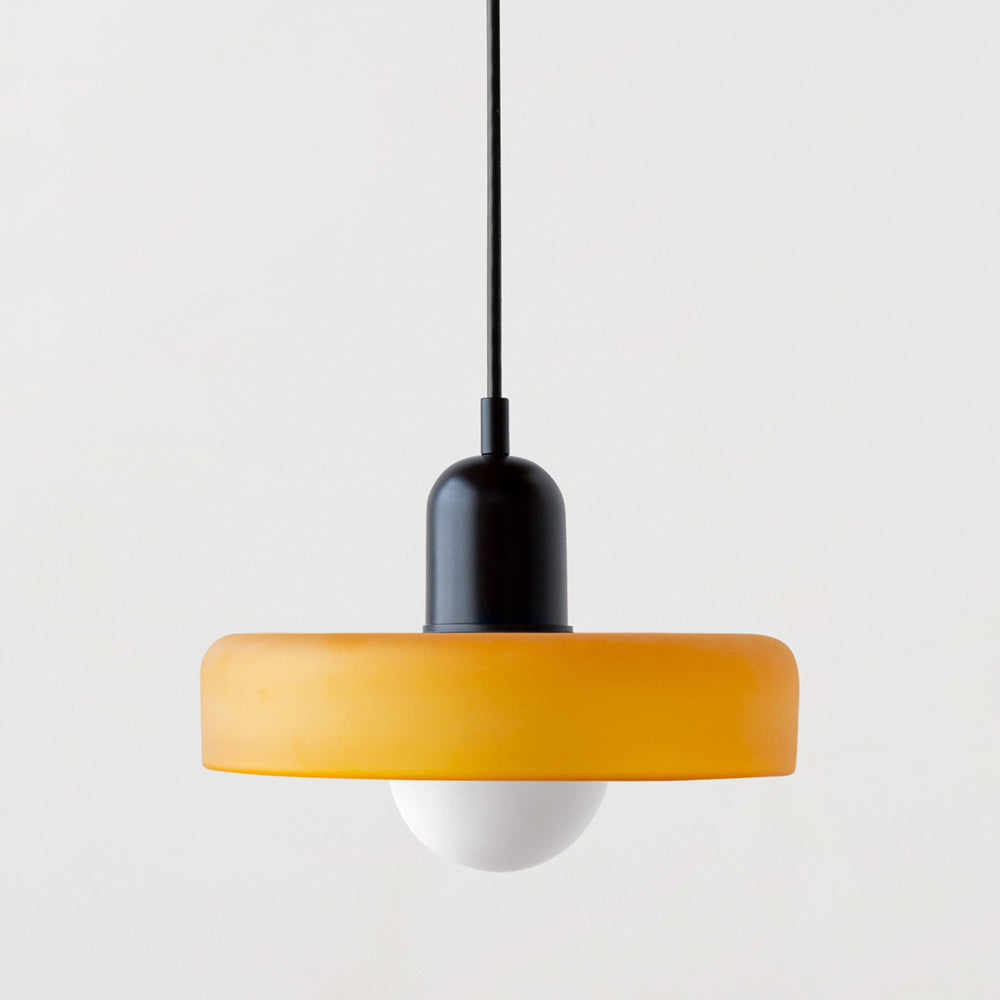 Emi and June | Bauhaus-Pendelleuchte aus farbigem Glas