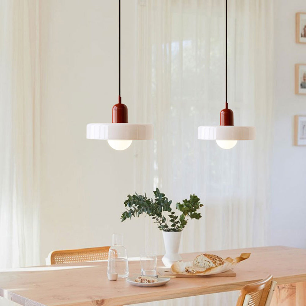 Emi and June | Bauhaus-Pendelleuchte aus farbigem Glas