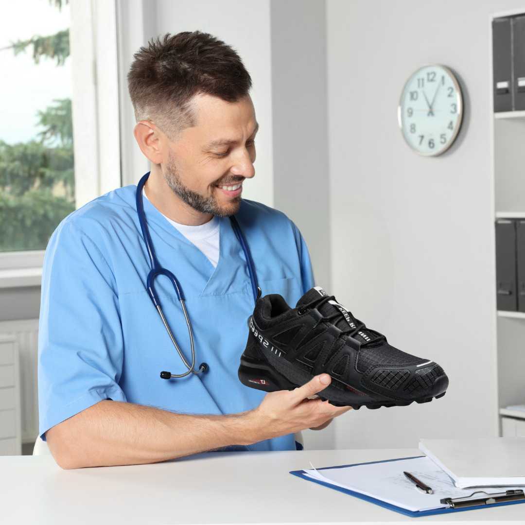 Emi and June | OrthoTrekking - Orthopädische schmerzlindernde Wanderschuhe