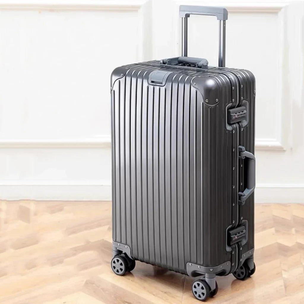 Emi and June | Aluminium-Magnesium-Hartschalenkoffer – Tirana